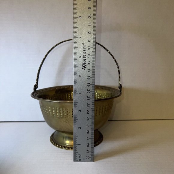 Vintage Brass Basket dish With Handle - Picture 5 of 5